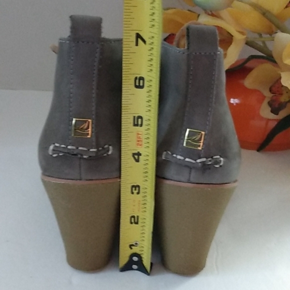 SPERRY TOP SIDER WEDGE HEEL ANKLE BOOTIES SIZE 9 NWOT - Picture 10 of 13